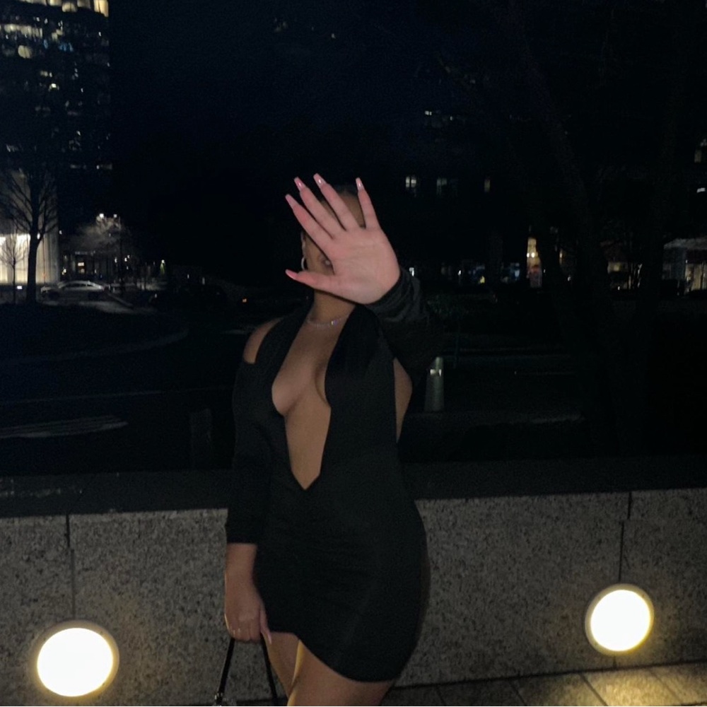 Mini black bodycon dress #bodycon #minidress